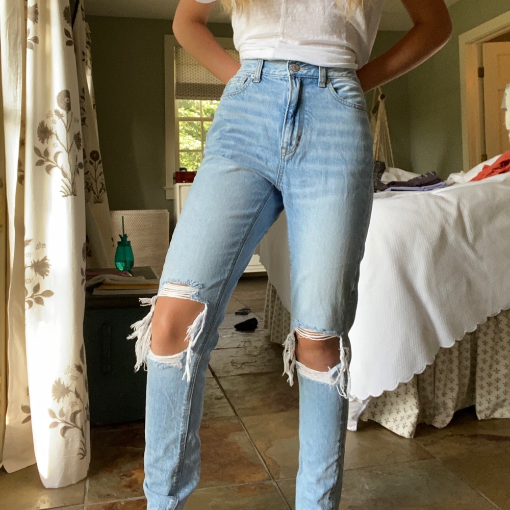 American Eagle Light-Wash Mom Jeans